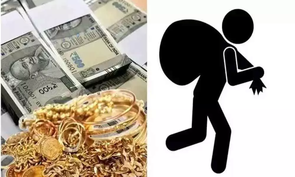 Hyderabad: Burglars decamp with cash, gold from house in Nallakunta