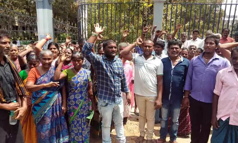 Tirupati: Thondamanadu residents seek Lords procession in village