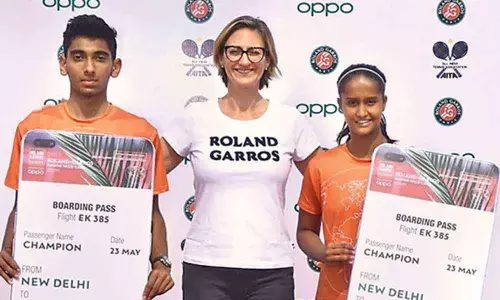 Dev, Vaishnavi book their tickets to Paris