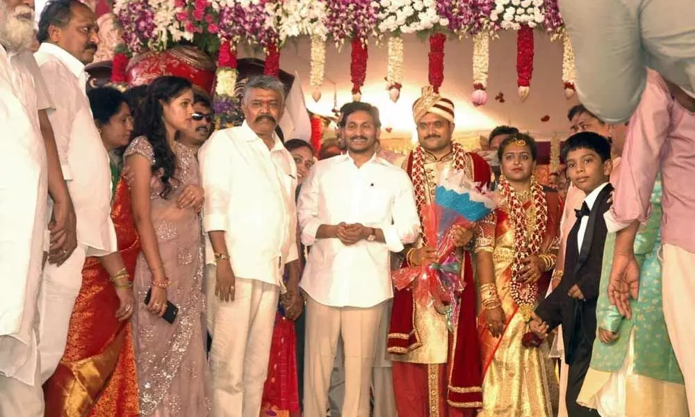 Kurnool: CM Y S Jagan blesses newlywed couple