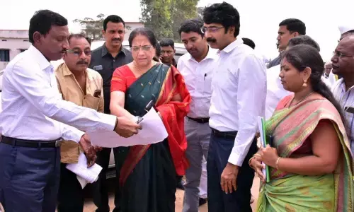 Kakinada: Speed up land acquisition, CS Nilam Sawhney tells officials