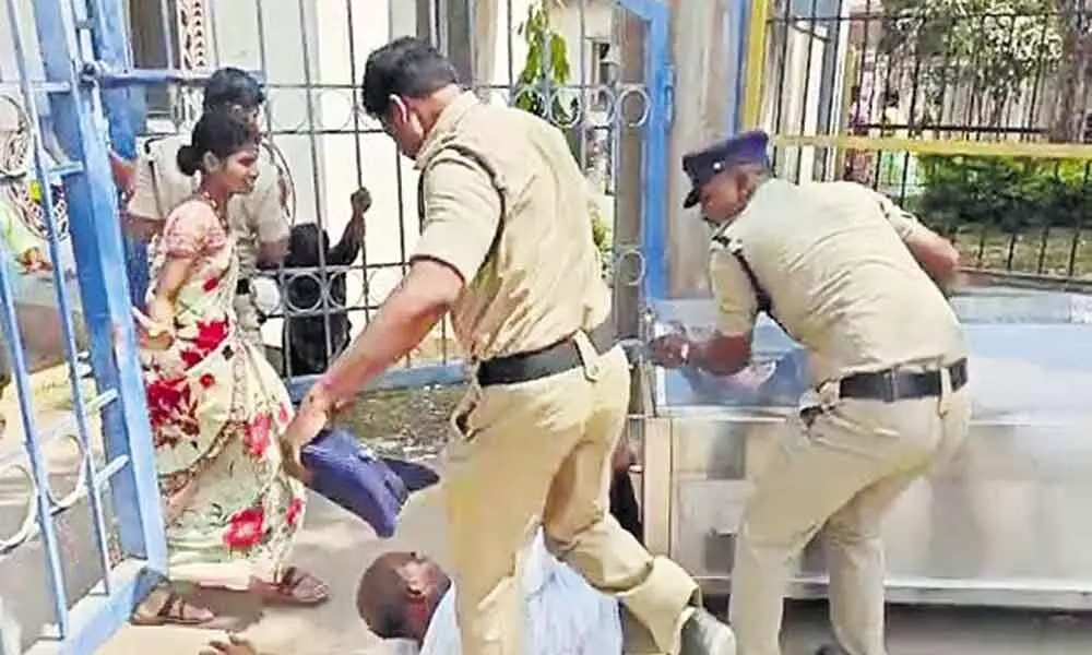 Hyderabad: Constable who kicked father of deceased in Patancheru suspended