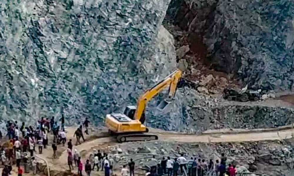 3 labourers trapped in stone mine, rescue operation on