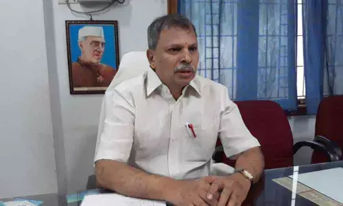 CM YS Jagan Mohan Reddy to clarify his stand over his father  Rajasekhar Reddys death says Tulasi Reddy