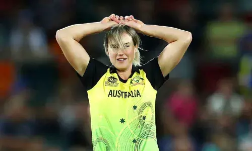Australias Perry in doubt for do-or-die New Zealand tie