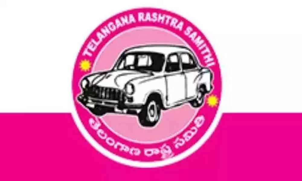 TRS leaders sing paeans to KCR