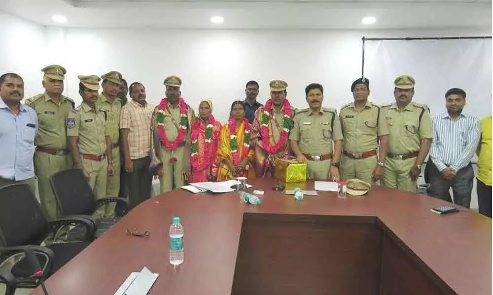 Vikarabad: Retired police personnel felicitated