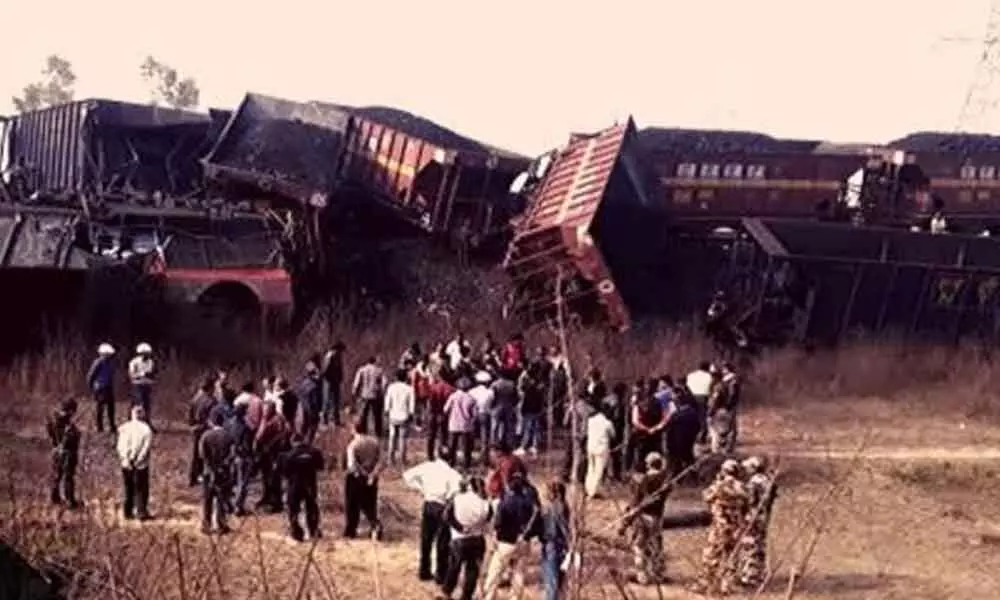 3 killed after 2 goods train collide in Madhya Pradesh