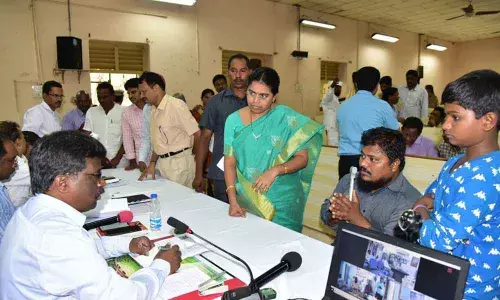 Guntur: Collector I Samuel Anand Kumar urged people to Submit petitions at ward secretariats