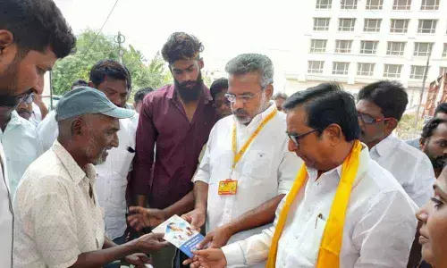 Kakinada: TDP holds Praja Chaitanya Yatra against land acquisition