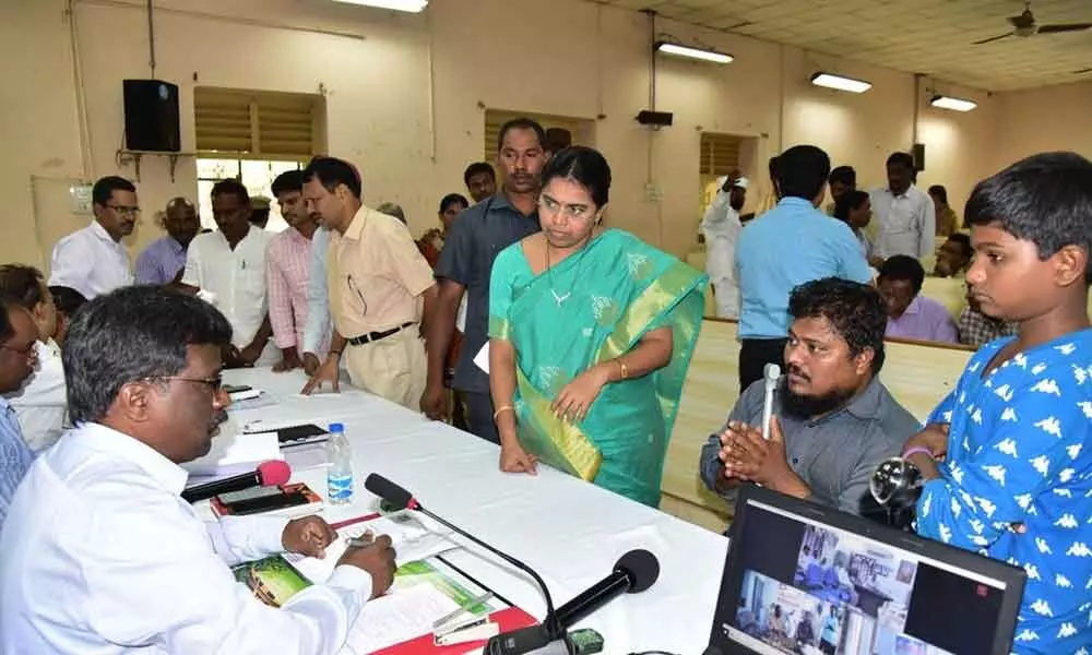 Guntur: Collector I Samuel Anand Kumar urged people to Submit petitions at ward secretariats