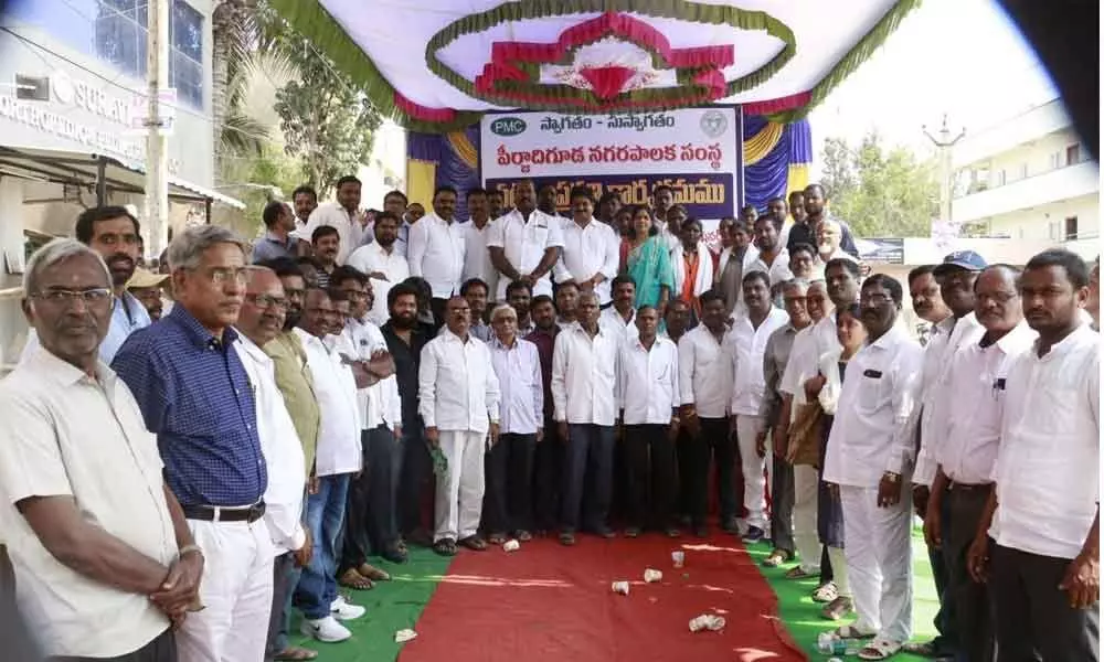 Hyderabad: Mayor Jakka Venkat Reddy assures basic amenities in Peerjadiguda