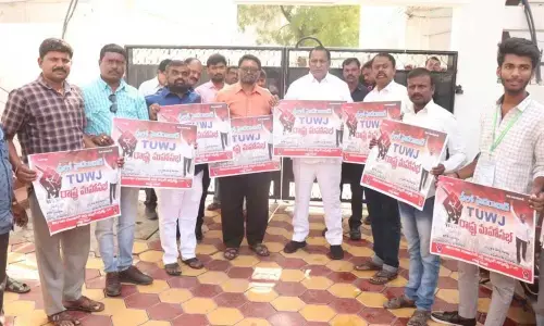 TUWJ calls for Chalo Hyderabad in Osmania University