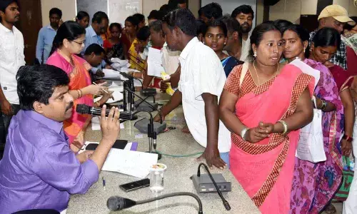 Huge response to Amma Vodi grievances meet in Eluru