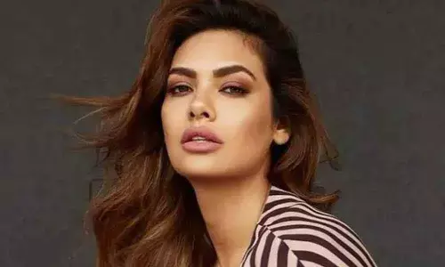 Esha Gupta makes her digital debut