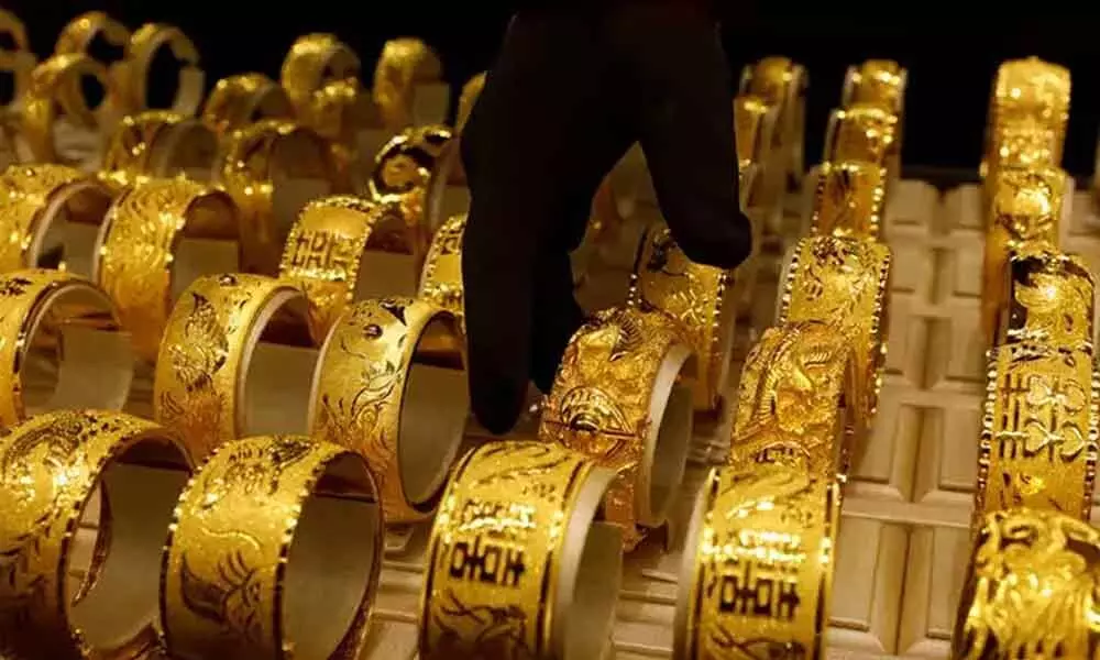 Gold prices jumps over Rs.1500 per ten gram in just a day on Thursday, March 5