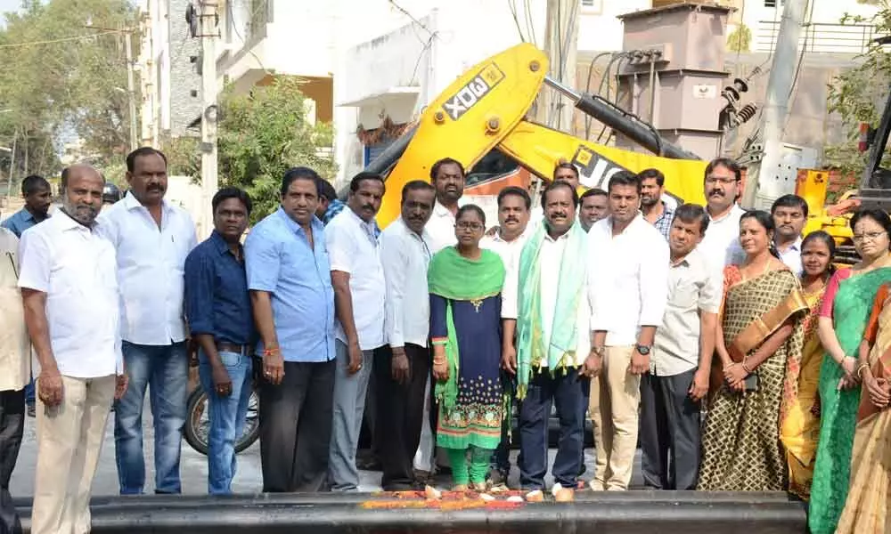 Hyderabad: Corporator Mudraboina Srinivasa Rao lays stone for works in Lingojiguda