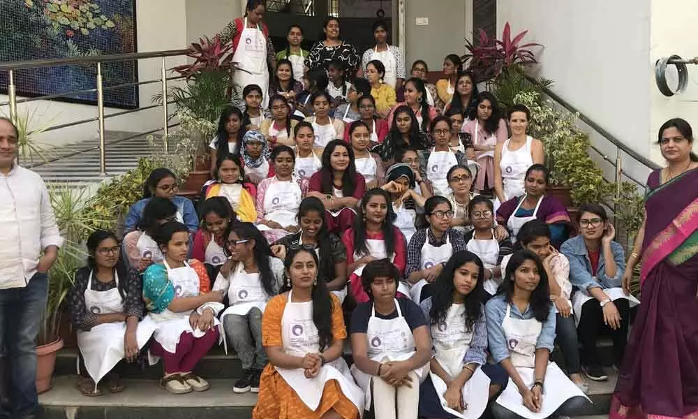 Students participate in Women Art Camp 2020