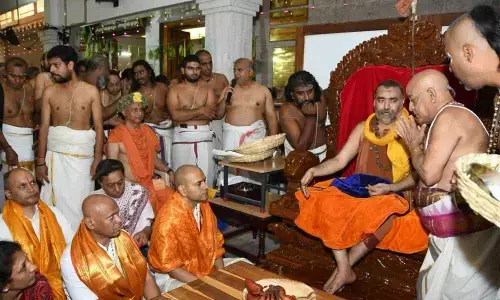 TTD EO Anil Kumar Singhal takes part in Kanchi seer Aaradhanotsavam