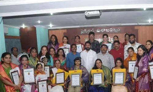 Vizag Journalists Forum honours 20 women scribes