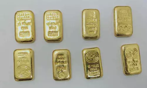 Customs officials seize gold worth Rs 39 lakh at Hyderabad airport