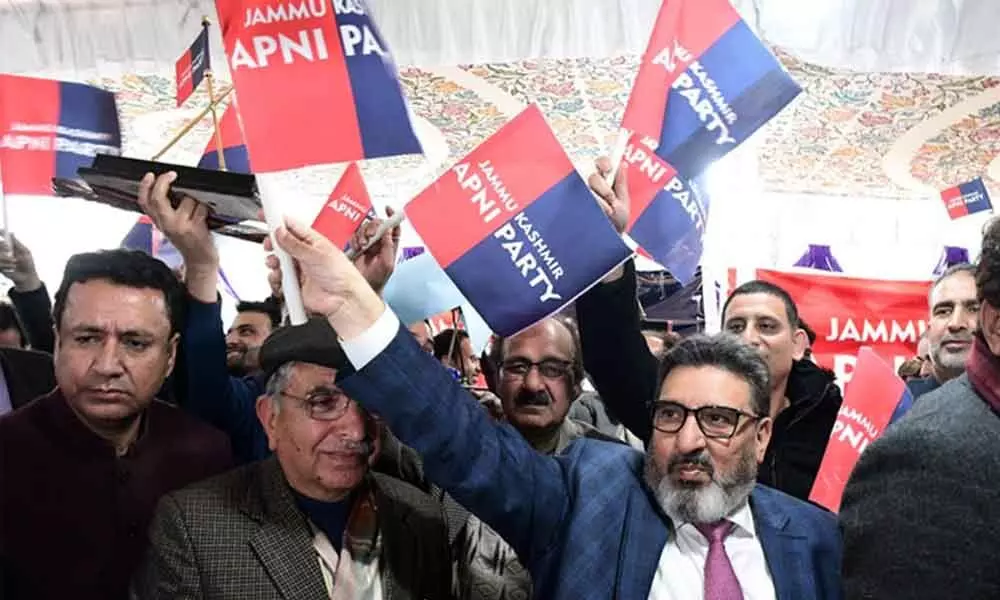 Third front in J&K : Altaf launches Apni Party