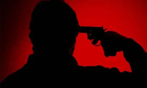 Hyderabad hospital MD shoots himself, die
