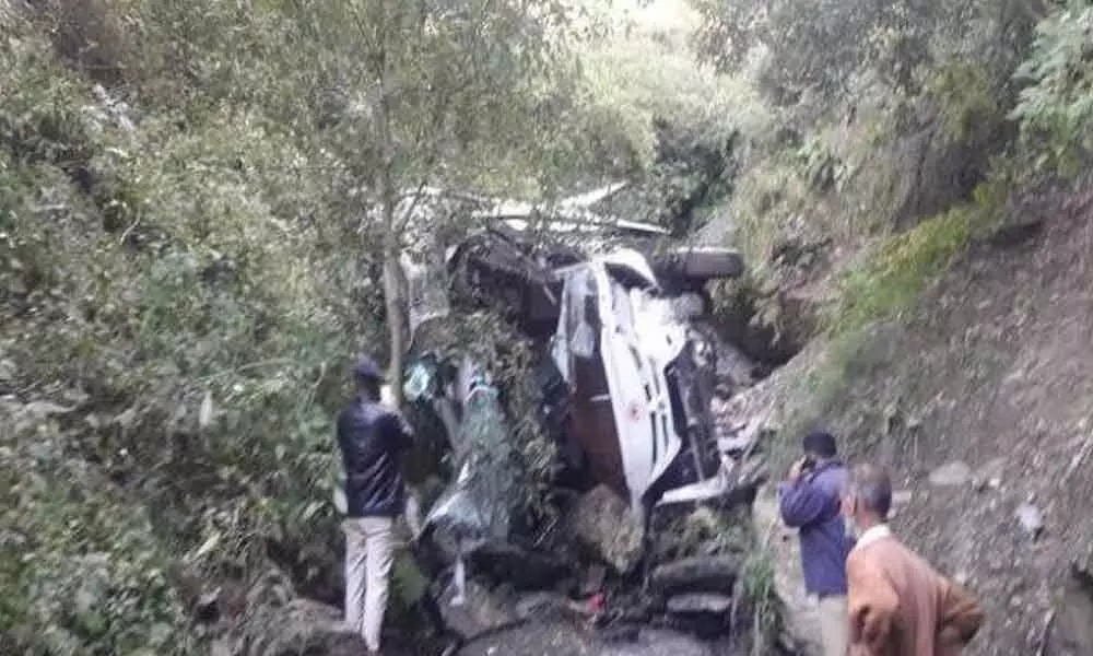 5 killed, 33 injured as bus falls into Himachal gorge