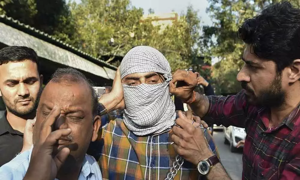 Gun-brandishing Shahrukh sent to judicial custody