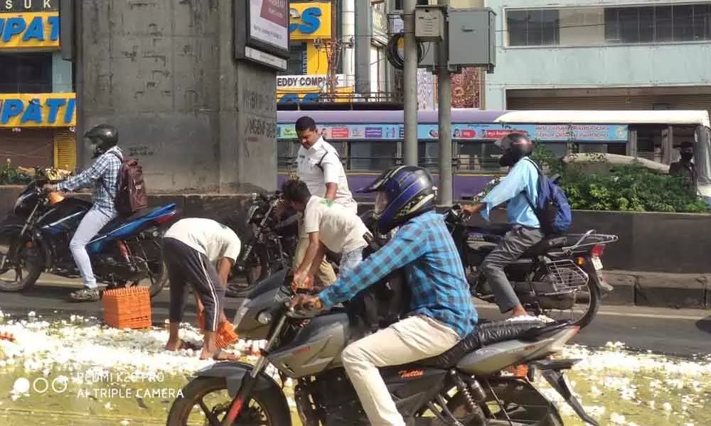 Hyderabad: Egg yolk turns road yellow in Malakpet