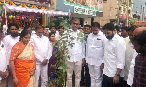 Finance Minister Harish Rao, 2 MLAs open dental clinic in Hyderabad