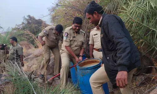 Kurnool: Intense raids conducted to check liquor flow
