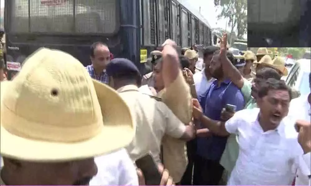 Congress Workers Protest Outside Bengaluru Resort Sheltering 19 MLAs