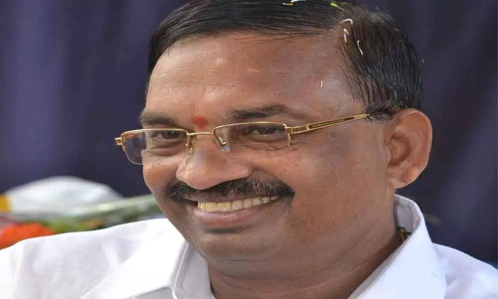 Rajamahendravaram: TDP leader Adireddy Appa Rao questions silence of cops on attacks