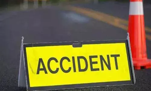 3 killed, 2 injured after lorry crashes into house in Mahbubnagar