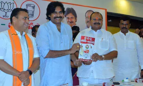 Vijayawada: Why polls if YSRCP believes in violence, asks Pawan Kalyan