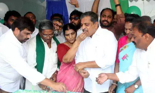 Tadepalli:  YSRCP celebrates Foundation Day