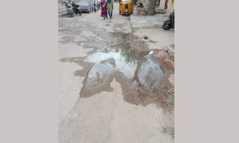 Hyderabad: Sewage overflows at Shapur Nagar