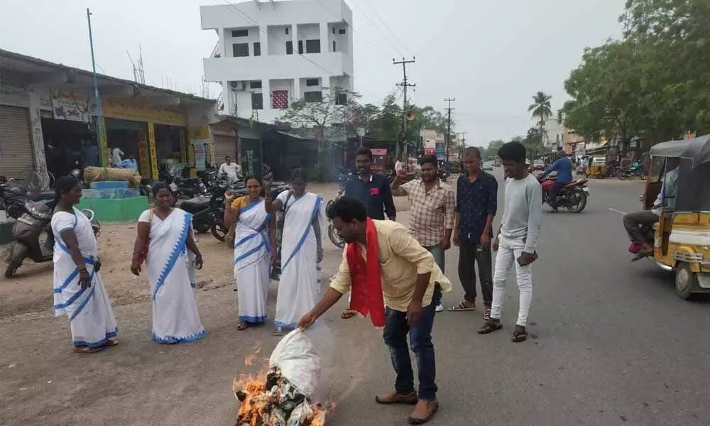 Telangana government behaving harshly with Asha workers in Karimnagar: CITU