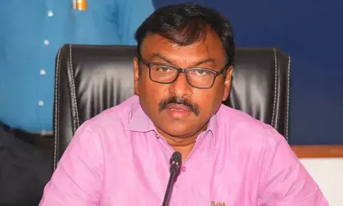 Prakasam Collector Dr Pola Bhaskara directed officials Arrange relief centres for migrants at entry points