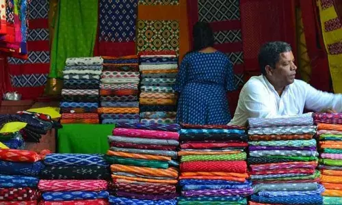 Handicrafts Bonanza: From Kashmir to Kutch