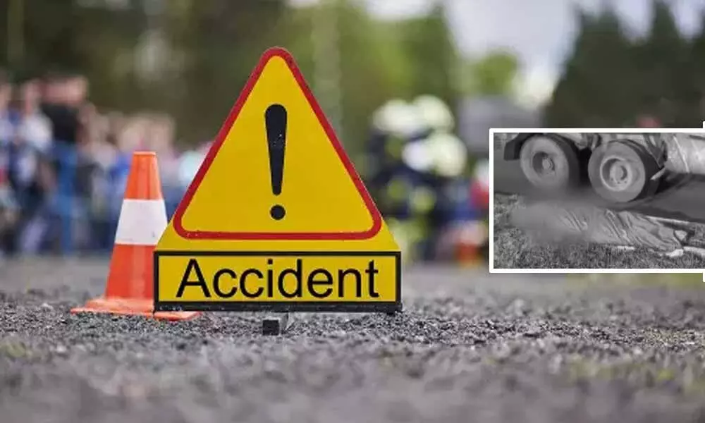 4-year-old girl dies after lorry rams into bike in Nizamabad