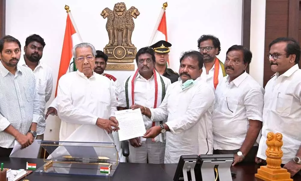 Vijayawada: Congress urges Governor to cancel civic polls