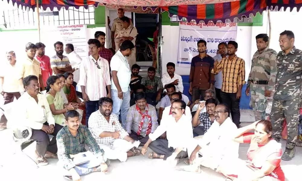 Tirupati: TDP, CPM leaders stage protests, seek action against YSRCP cadres