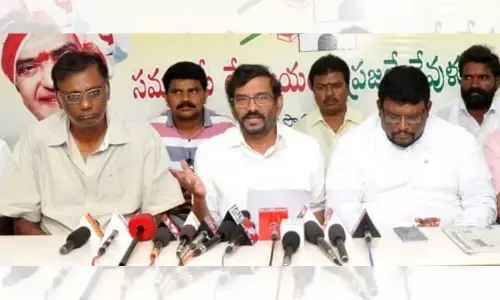 Nellore: TDP leader Somireddy Chandramohan Reddy demands to postpone of civic polls over Covid-19 effect