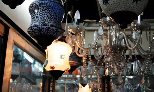 Blowing glass in Firozabad