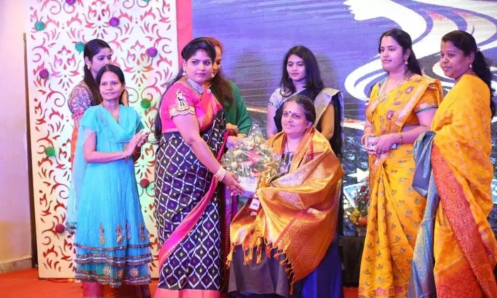Visakhapatnam: Sarileru Meekevuru Puraskarams presented to women