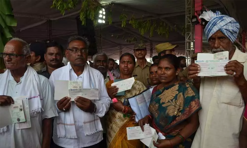 Congress raises pitch for extending Rythu Bandhu to tenant farmers