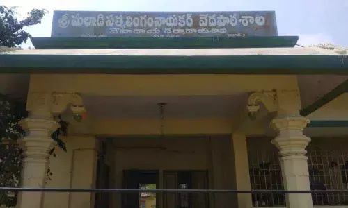 Kakinada: People furious over ill-treatment of Vedic students