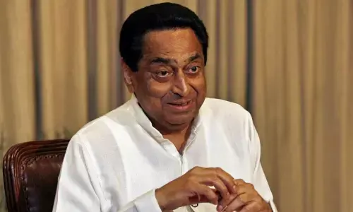 Ahead of Tuesdays floor test, Madhya Pradesh CM Kamal Nath meets Governor Lalji Tandon